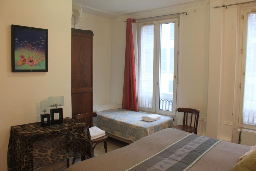 Hotel Bearnais Párizs Szoba fotó