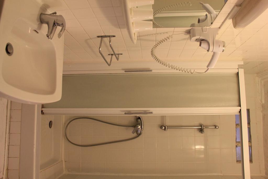 Hotel Bearnais Párizs Szoba fotó